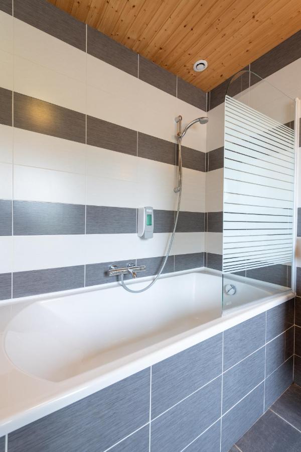 La Charbonniere, Grand Gite Haut-De-Gamme Avec Jacuzzi Et Sauna ジェラールメ エクステリア 写真